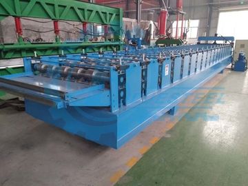 0.3-0.8mm سمك المعدنية سقف لفة تشكيل آلة 8-15m/min سرعة تشكيل ±2mm التسامح القطع